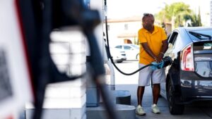 Oil Surges Past 0 as Iran War Disrupts Supply Amid Strait Crisis